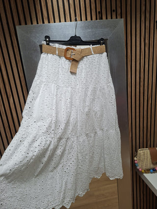 Falda midi blanca - YeyiMoreno